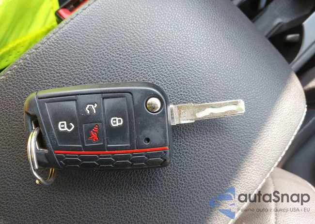 3VW217AU6HM058782: 42823315