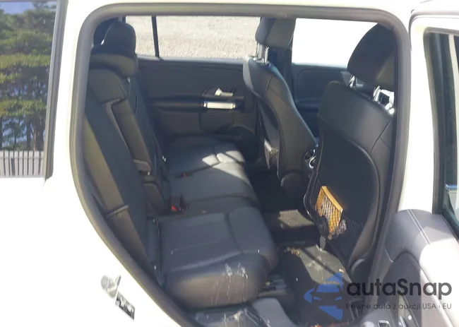 W1N4M4HB0PW333530: 42823428