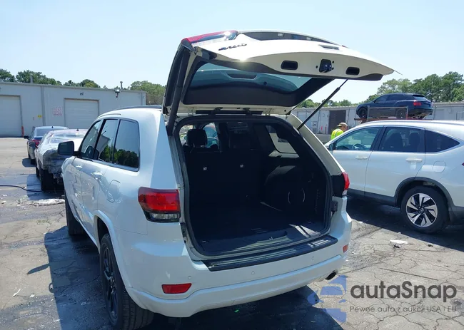 1C4RJFAG9JC286319: 42822559