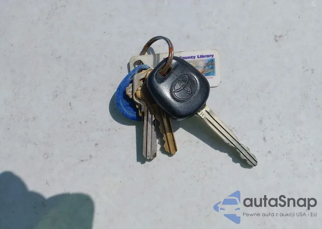 2T1BURHE8GC657095: 42822596