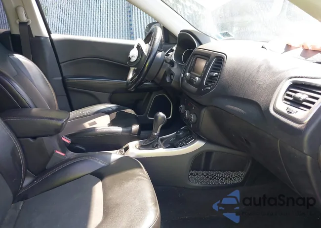 3C4NJDBB6JT265938: 42822767