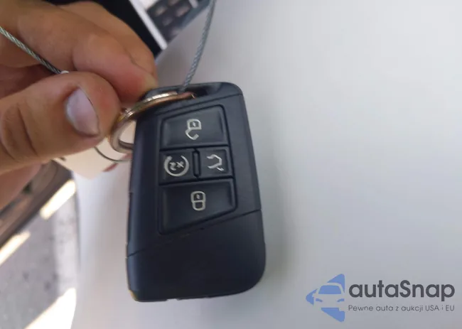 3VV8B7AX7NM067976: 42823978