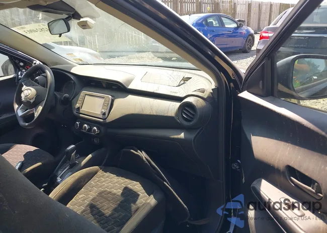 3N1CP5BV8ML543932: 42824003