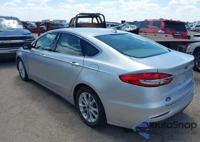 3FA6P0MU3KR136800: 42824135