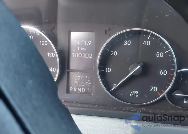 WDBRF40J25F627419: 42824137