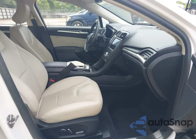 3FA6P0RU1HR203797: 42824355