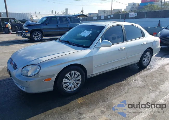 KMHWF35V6YA313814: 42823858