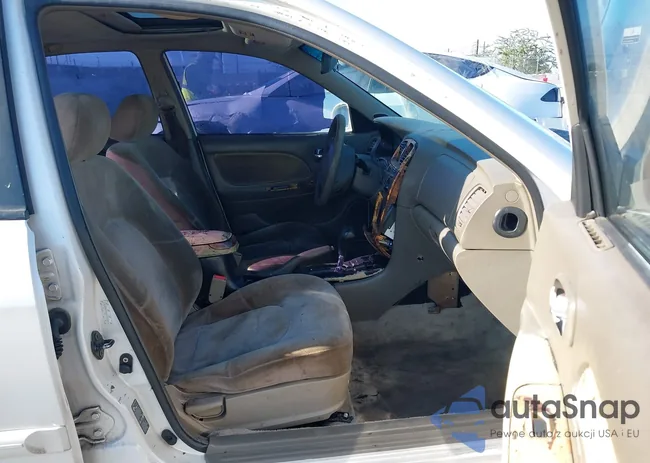 KMHWF35V6YA313814: 42823858