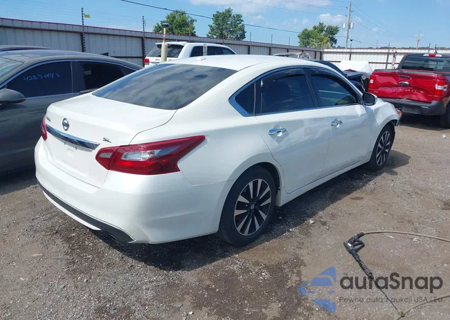 1N4AL3AP2JC140484: 42824954