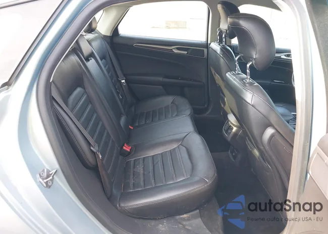 3FA6P0LUXDR240673: 42824981