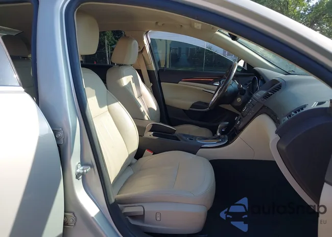 W04GN5EC2B1002050: 42824616