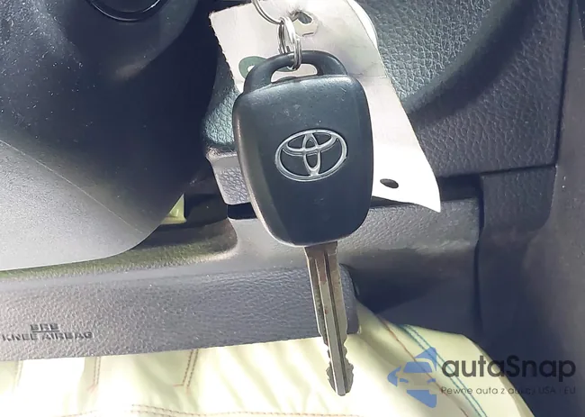 2T1BURHE7JC104929: 42826169