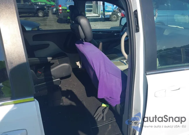 2C4RDGCG9JR327422: 42826250