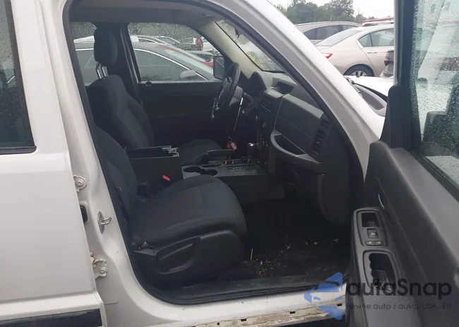 1C4PJMAK0CW193870: 42826335