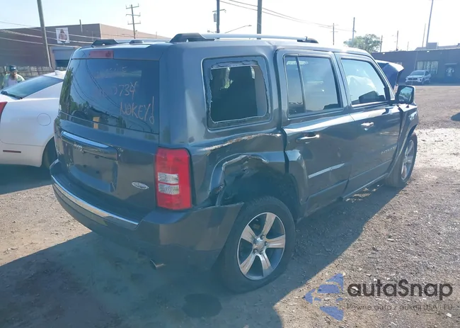 1C4NJRFB0GD724256: 42825734