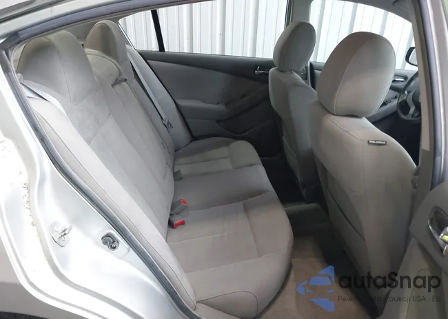 1N4AL2AP2BC106671: 42825735