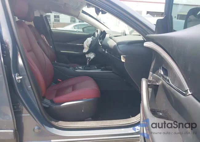 3MVDMBCM3RM641653: 42826996