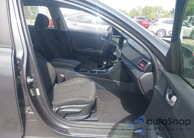 KNAGT4L37J5235807: 42827064