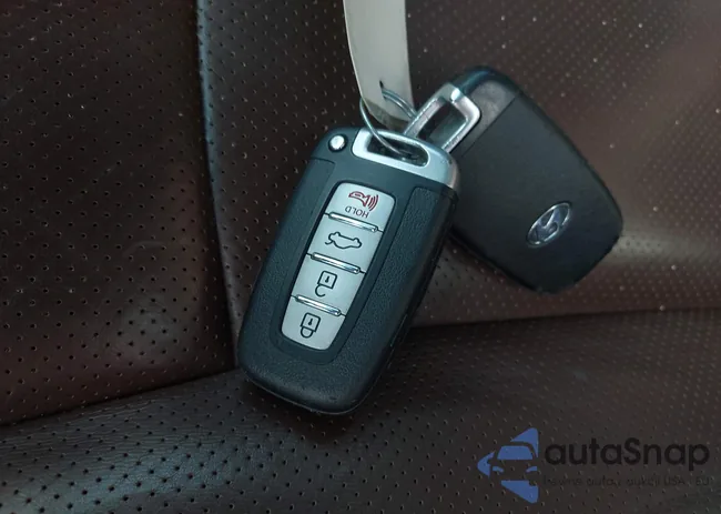 KMHGC4DF0AU070647: 42827088