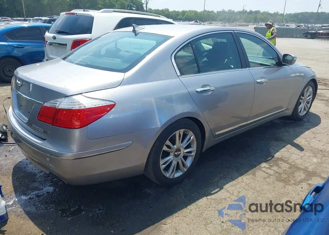 KMHGC4DF0AU070647: 42827088