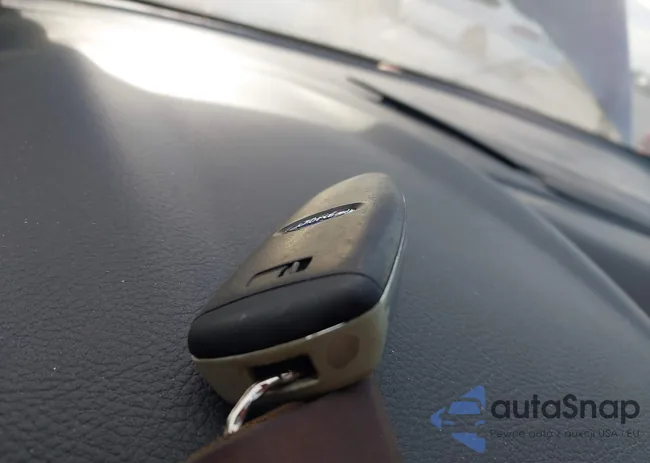 1FADP3N27GL256143: 42827360