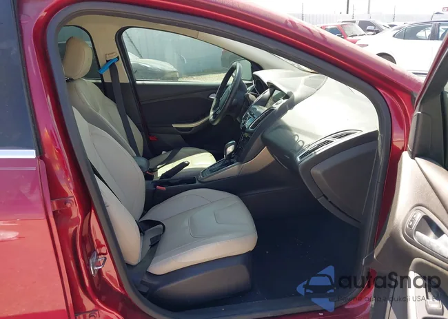 1FADP3N27GL256143: 42827360