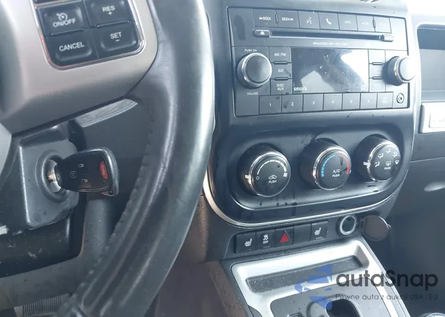 1C4NJDEB5GD723690: 42826547