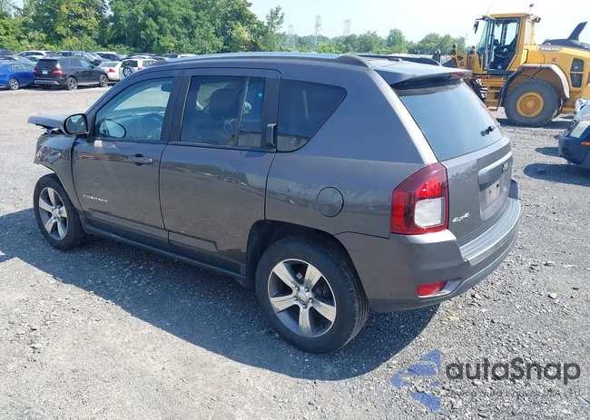 1C4NJDEB5GD723690: 42826547