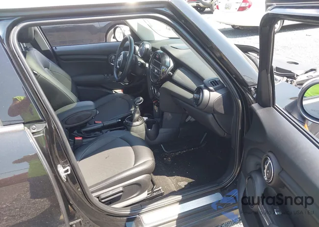 WMWXU1C53G2D09475: 42828100