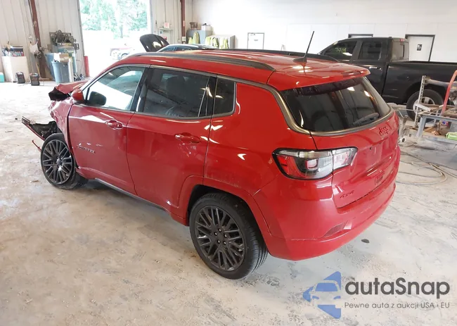 3C4NJDCB3NT185954: 42827478