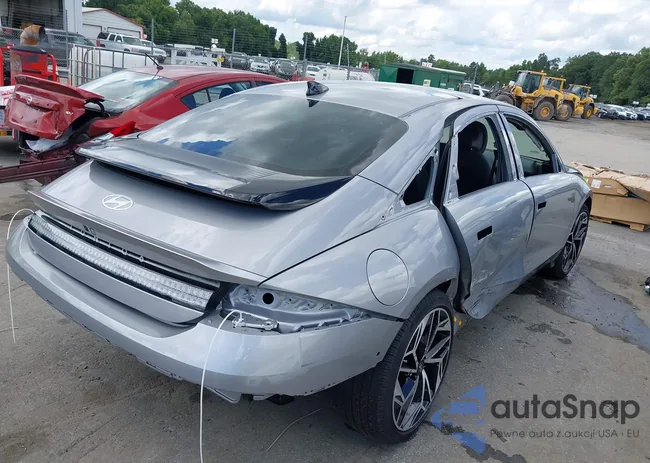 KMHM54AC4PA049110: 42827535