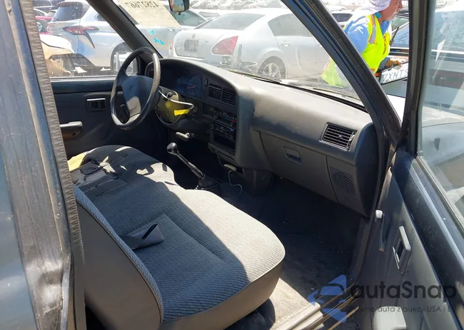 JT4RN81A9S5205546: 42827667