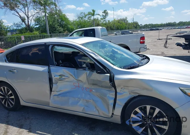 1N4AL3AP2HC211788: 42827673