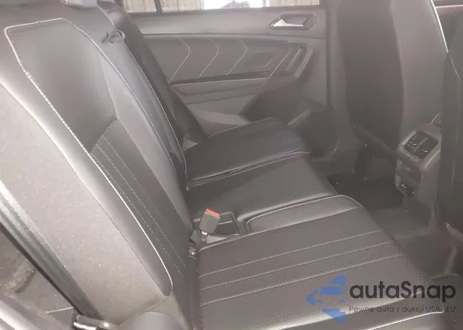 3VV8B7AX3RM126950: 42828936