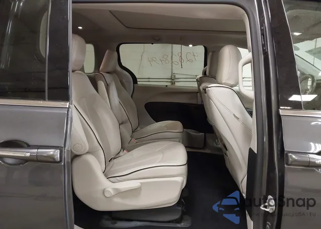 2C4RC1N72JR130895: 42828494