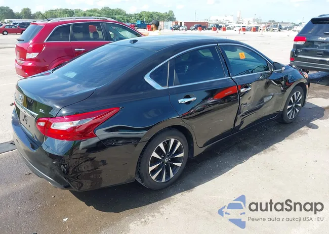 1N4AL3AP5JC230678: 42831304