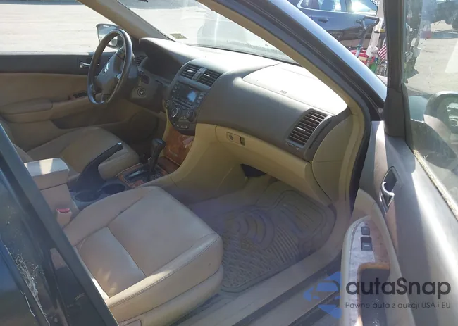 JHMCM56673C063818: 42832058