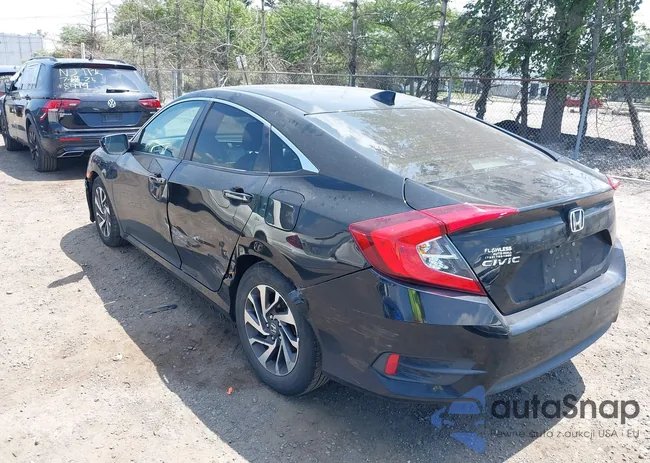 2HGFC2F77JH511821: 42832359