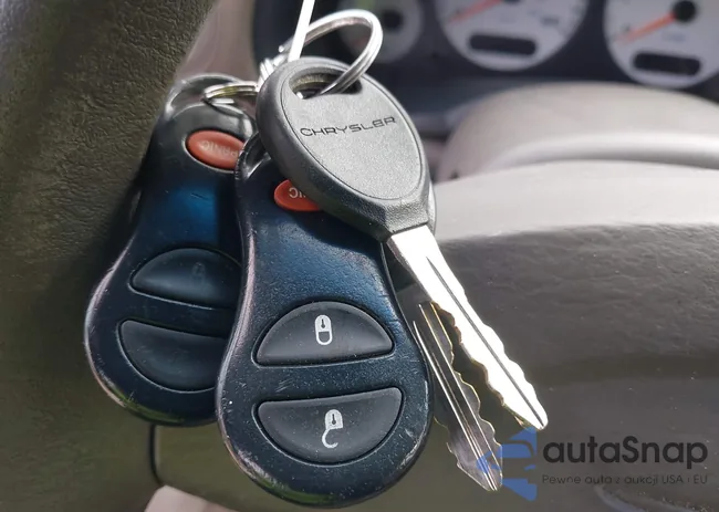 2C4GP44333R323619: 42833138