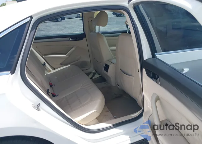 1VWBS7A30EC108934: 42833427