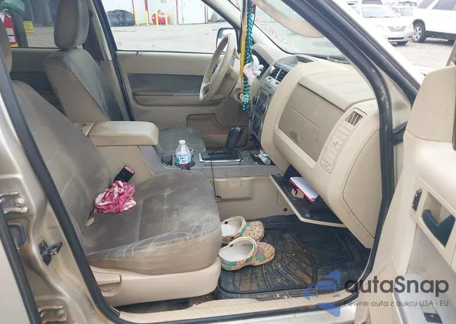 1FMCU0D77CKB38566: 42832497