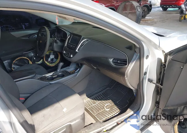 1G1ZD5ST8JF150445: 42833901