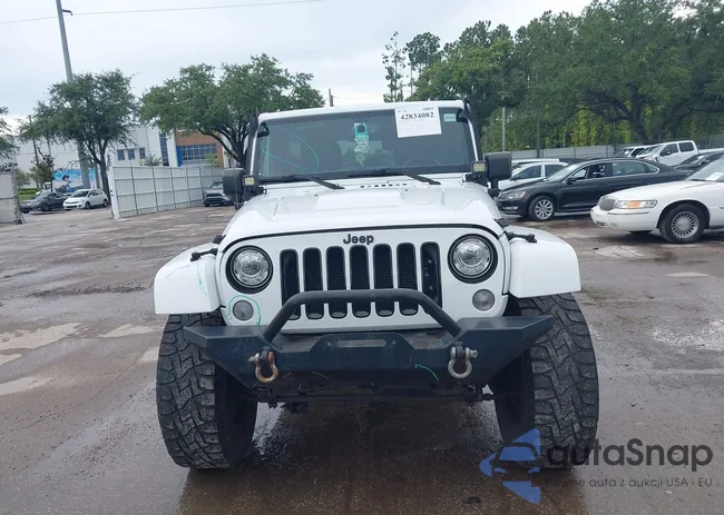 1C4BJWEG5JL813672: 42834082