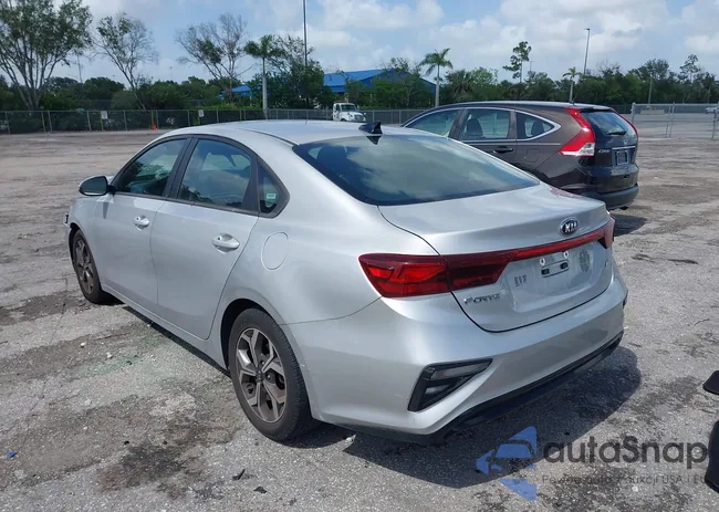 3KPF24AD4ME308895: 42835348