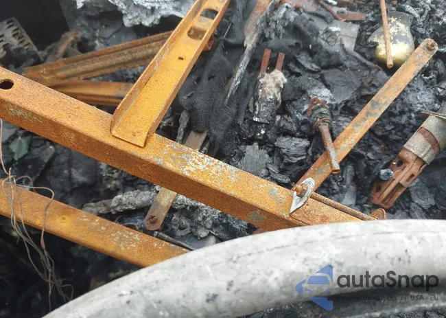 JF1VA2V61H9821987: 42834703