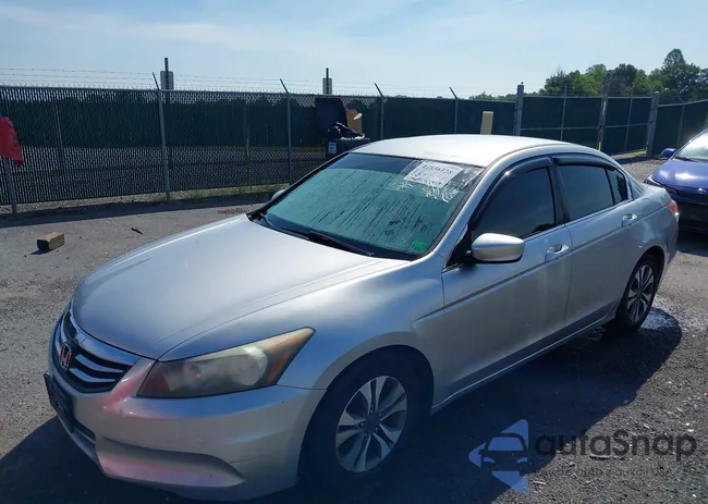 1HGCP2F34BA115933: 42836128