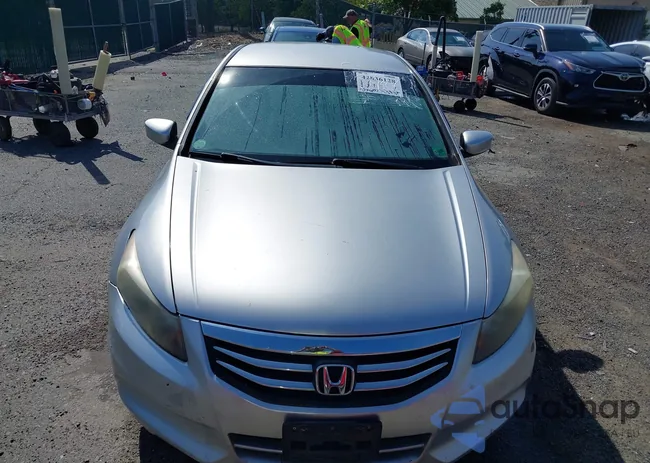 1HGCP2F34BA115933: 42836128