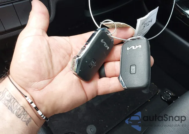 KNDETCA7XR7578573: 42837041