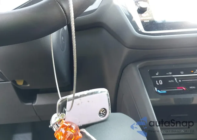 3VV2B7AX7RM122986: 42838398