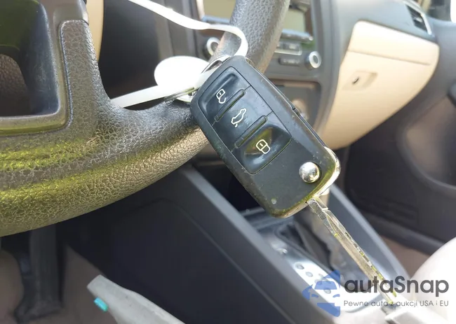 3VWDZ7AJ8BM083536: 42837636